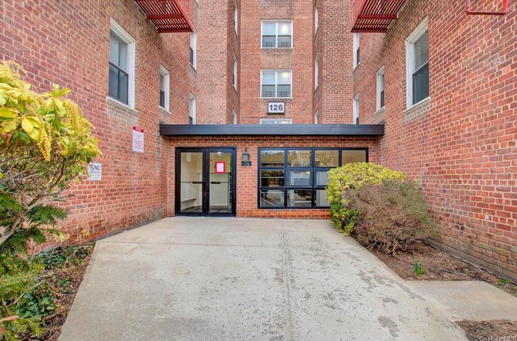 126 Church St #3c, New Rochelle, NY 10805