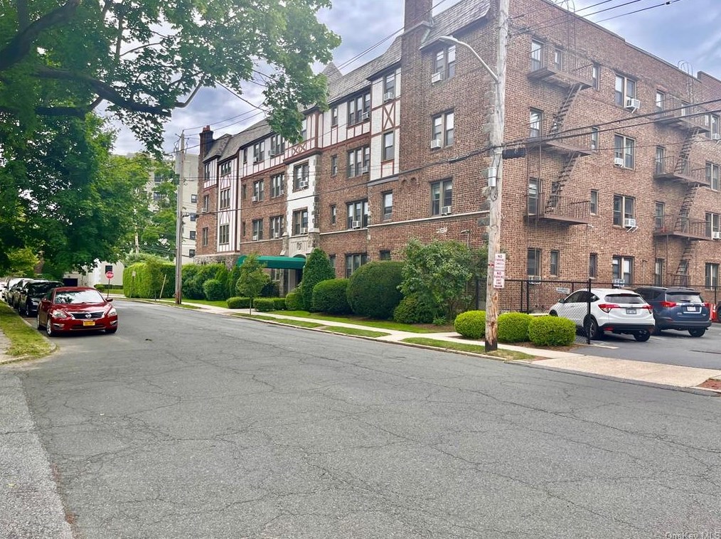 412 Munro Ave, Mamaroneck, NY 10543-3414