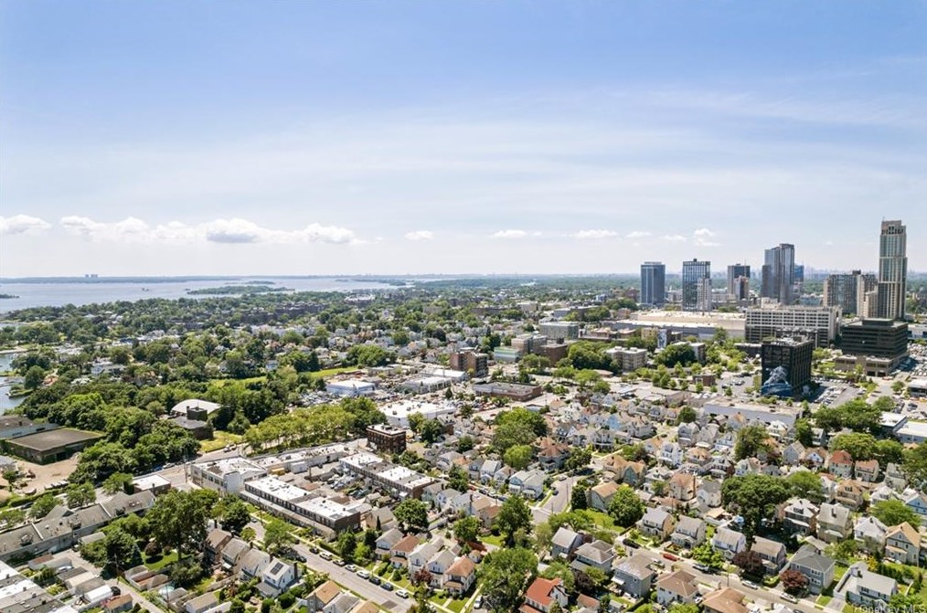 38 Pratt St, New Rochelle, NY 10801