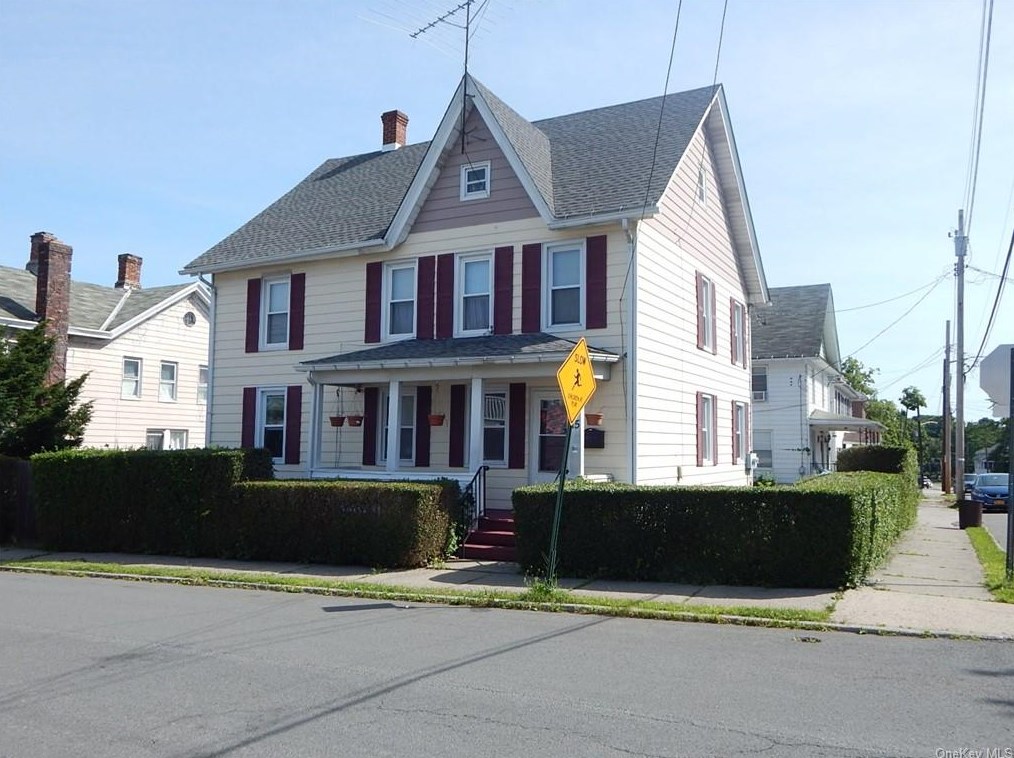 13-15 Rowan St, Middletown, NY 10940