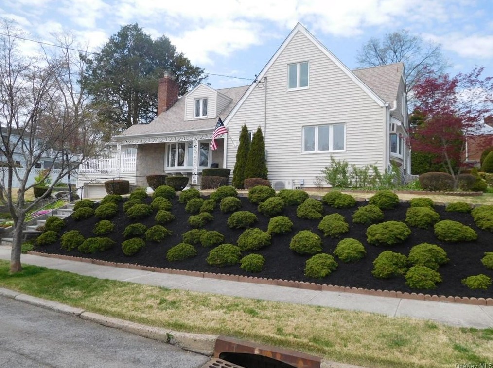 185 Lasalle Dr, Yonkers, NY 10710