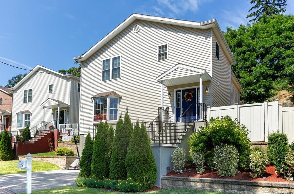 175 Greenvale Ave, Yonkers, NY 10703