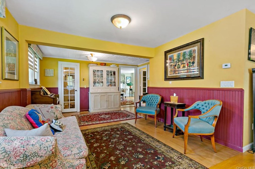 61 Meadow St, North Tarrytown NY  10591-5919 exterior