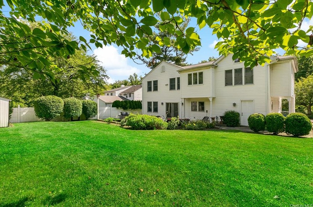 61 Meadow St, North Tarrytown NY  10591-5919 exterior