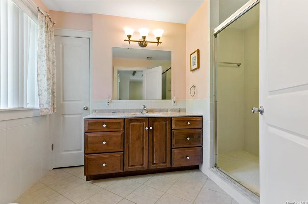 61 Meadow St, North Tarrytown NY  10591-5919 exterior