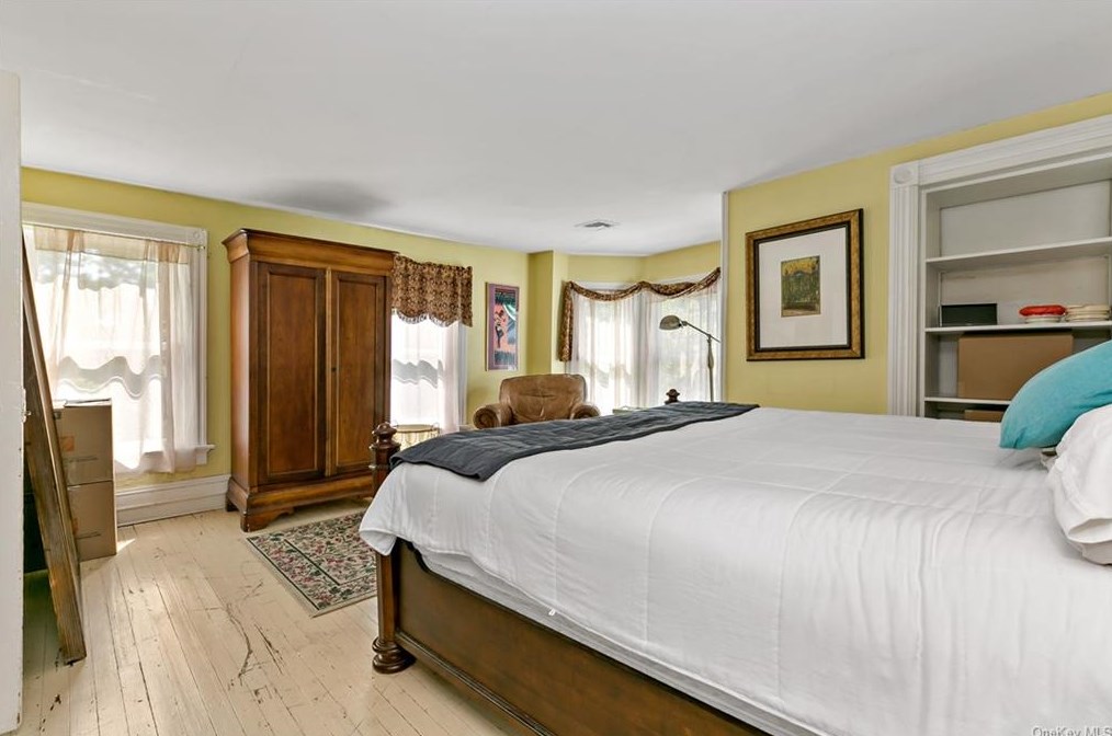 61 Meadow St, North Tarrytown NY  10591-5919 exterior