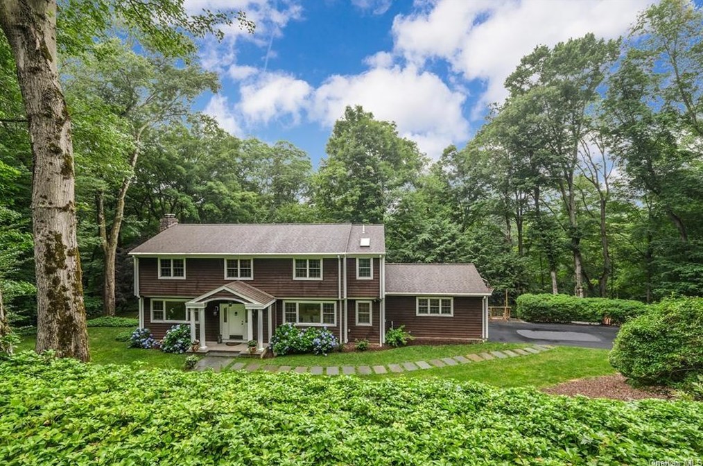 7 Hilltop Cir, Chappaqua, NY 10514