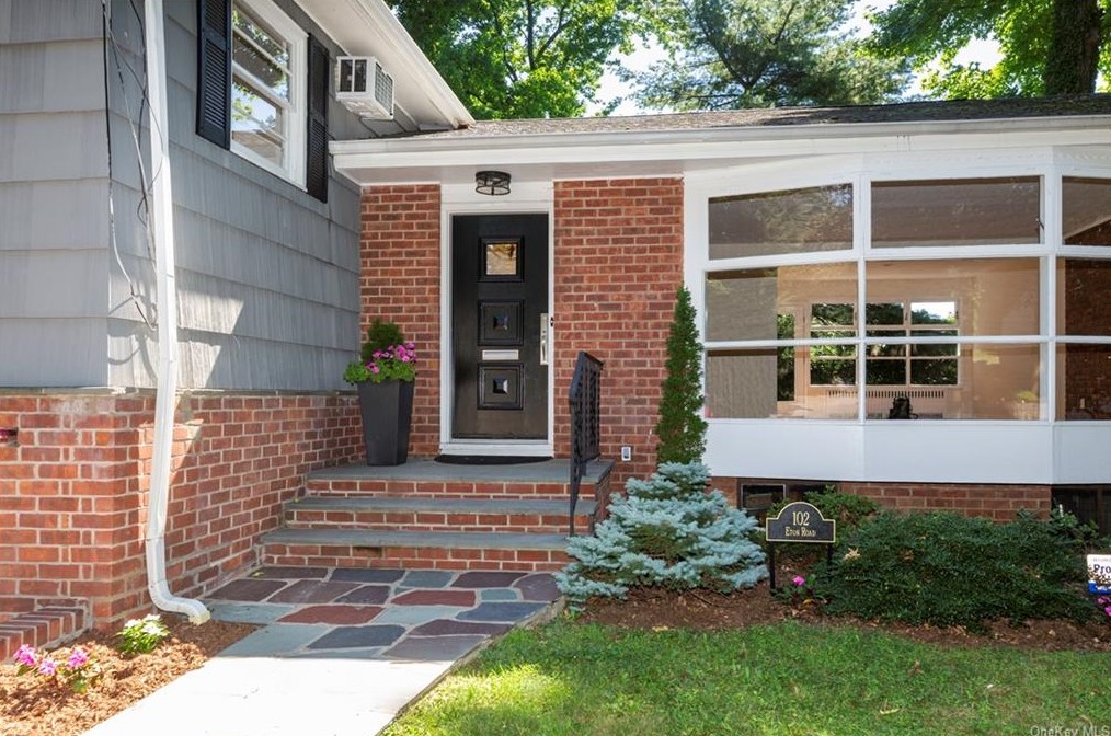 102 Eton Rd, Yonkers, NY 10708
