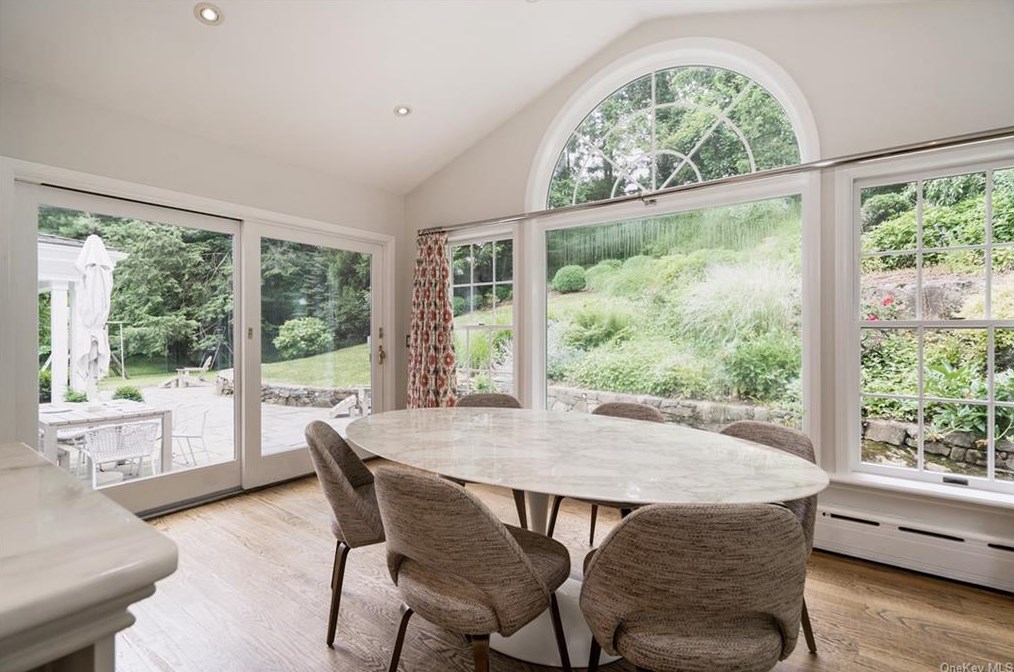 183 Highland Rd, Rye NY  10580-1833 exterior