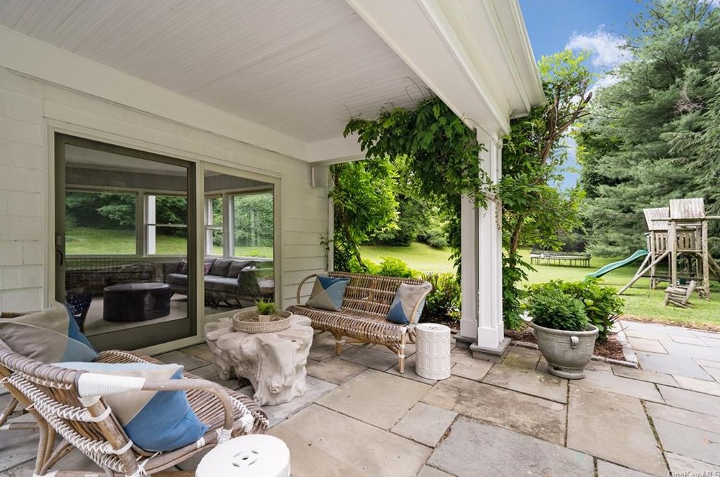 183 Highland Rd, Rye NY  10580-1833 exterior