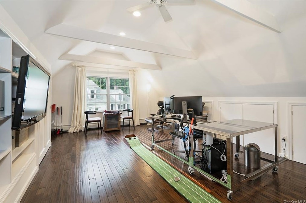 183 Highland Rd, Rye NY  10580-1833 exterior