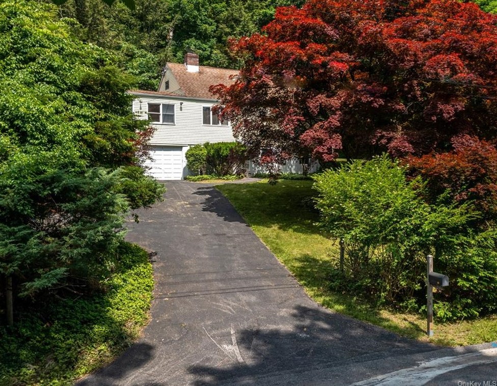 19 Glenna Dr, Kent Lakes, NY 10512-1501