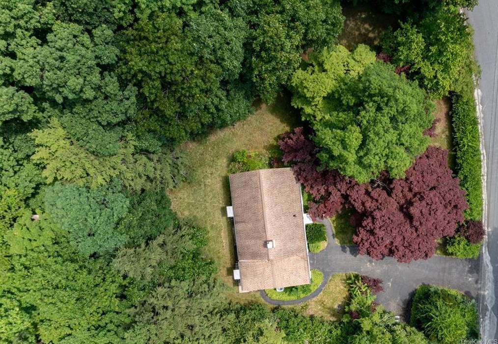 19 Glenna Dr, Kent Lakes NY  10512-1501 exterior