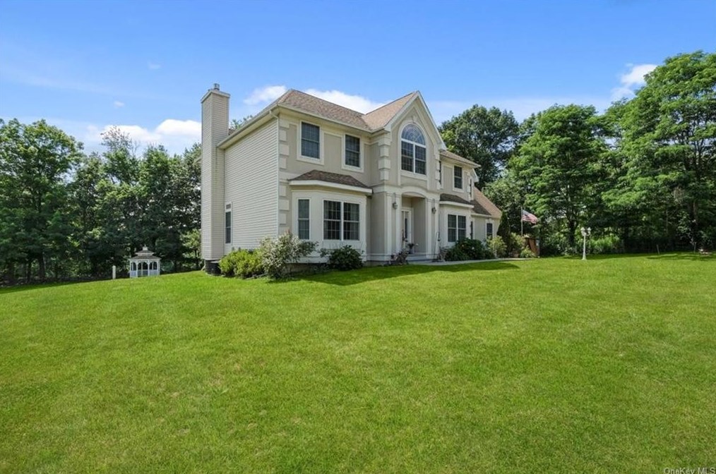 29 Madison Ct, Wallkill, NY 12589-3004