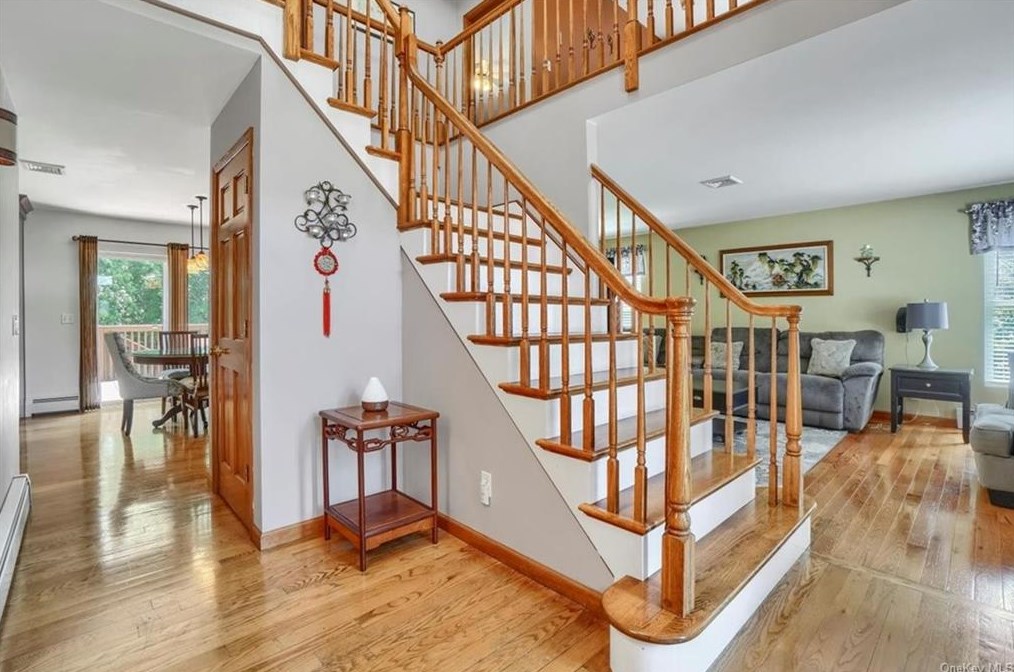 464 Riley Rd, Newburgh, NY 12553