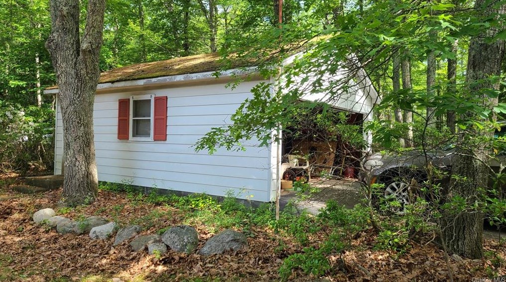 5 Hazelwood Rd, Wurtsboro, NY 12790-6909