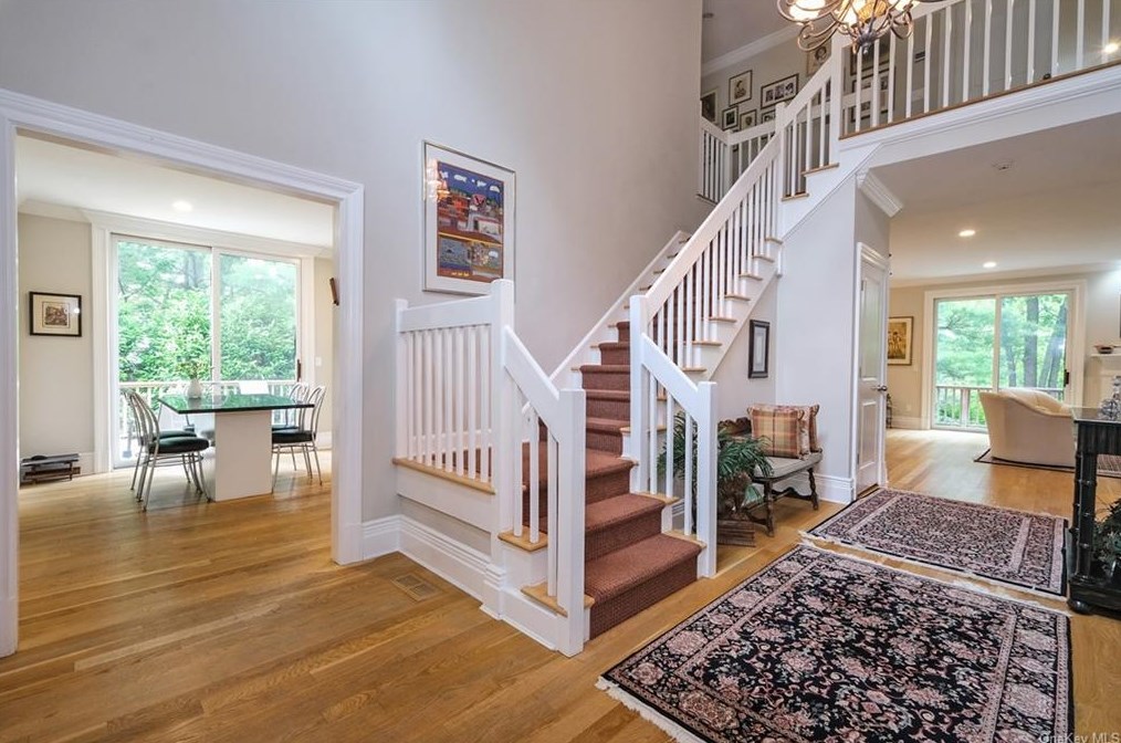 15 Easthaven Ln, White Plains, NY 10605