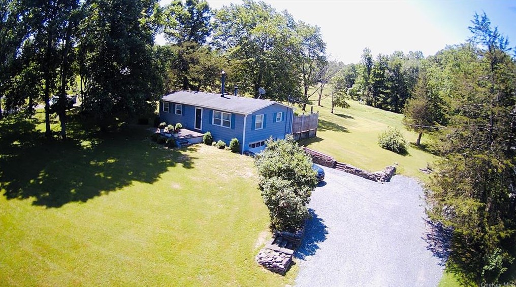 77 Hubbard Rd, Bloomingburg, NY 12721-3121