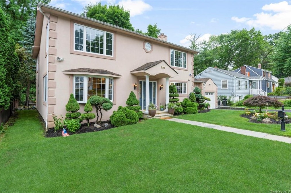 529 Wagner Ave, Mamaroneck, NY 10543-2031