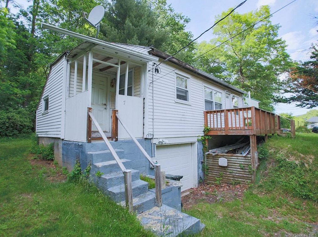 7 Fayer Ct, Wurtsboro, NY 12790-5301