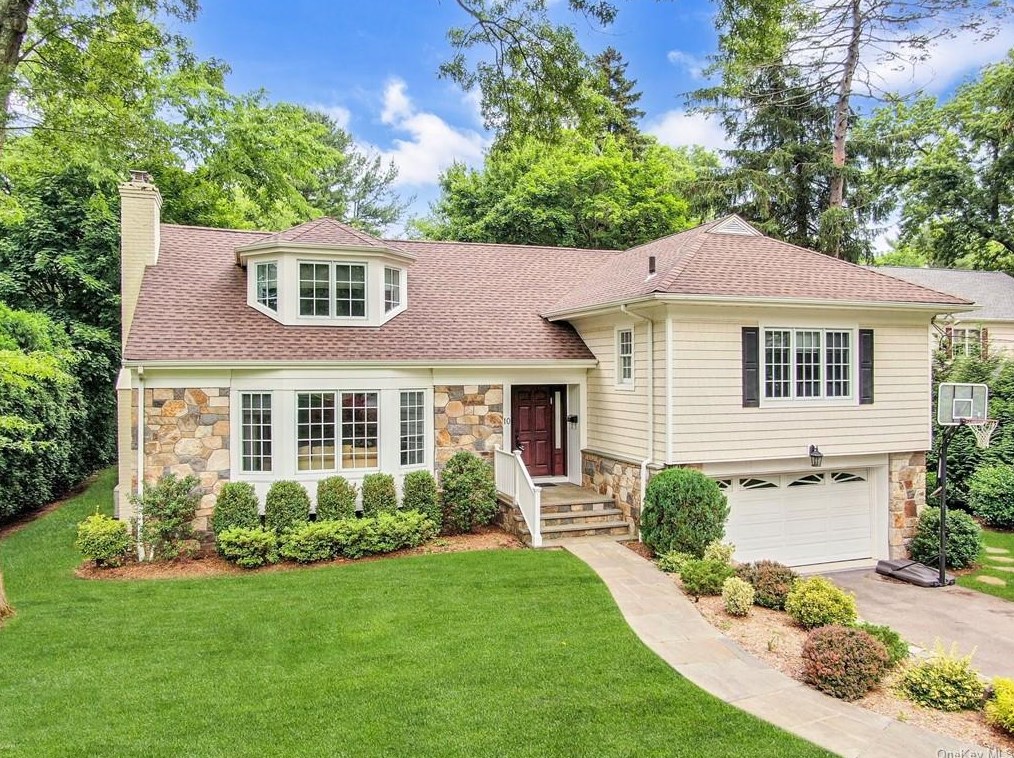 10 Hotel Dr, White Plains, NY 10605