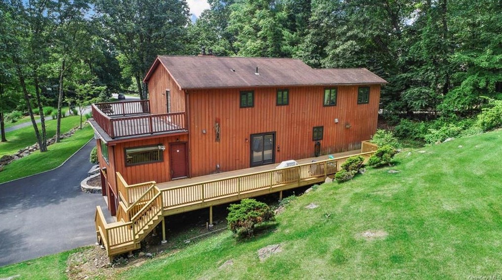 56 Brett Rd, Kent Lakes, NY 10512