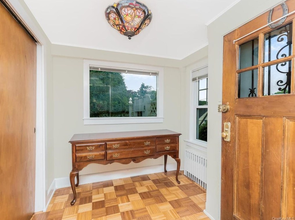 240 Dante Ave, Yonkers, NY 10707-3015