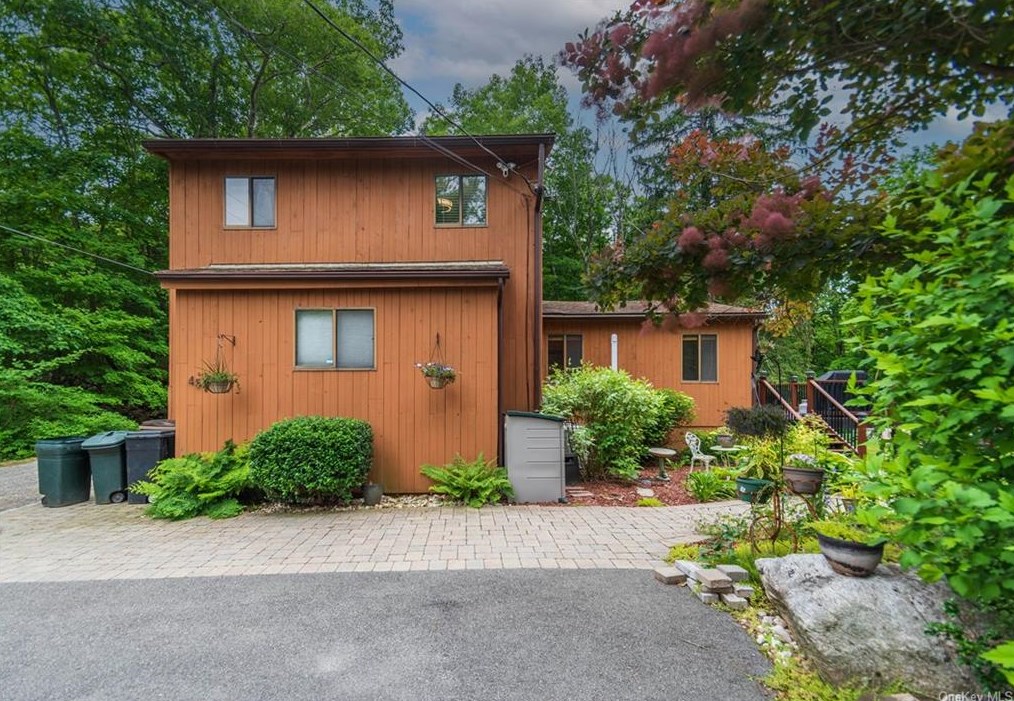 459 Richardsville Rd, Kent Lakes, NY 10512