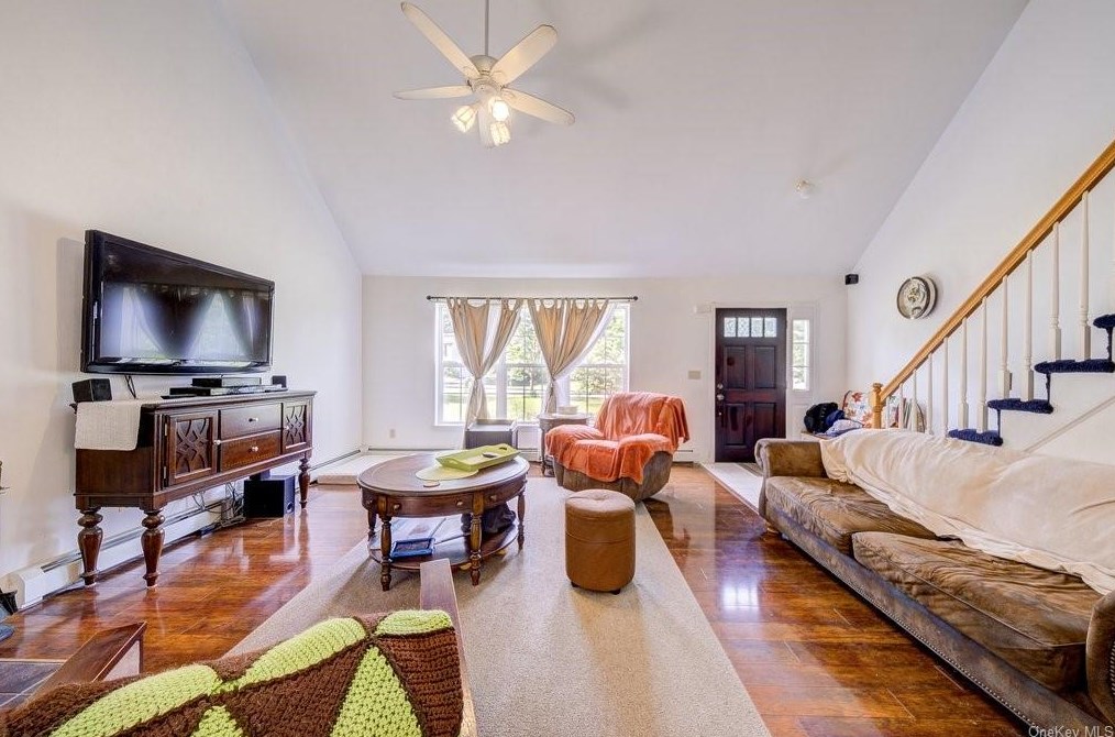 25 Rosewood Ln, Wurtsboro NY  12790-8024 exterior