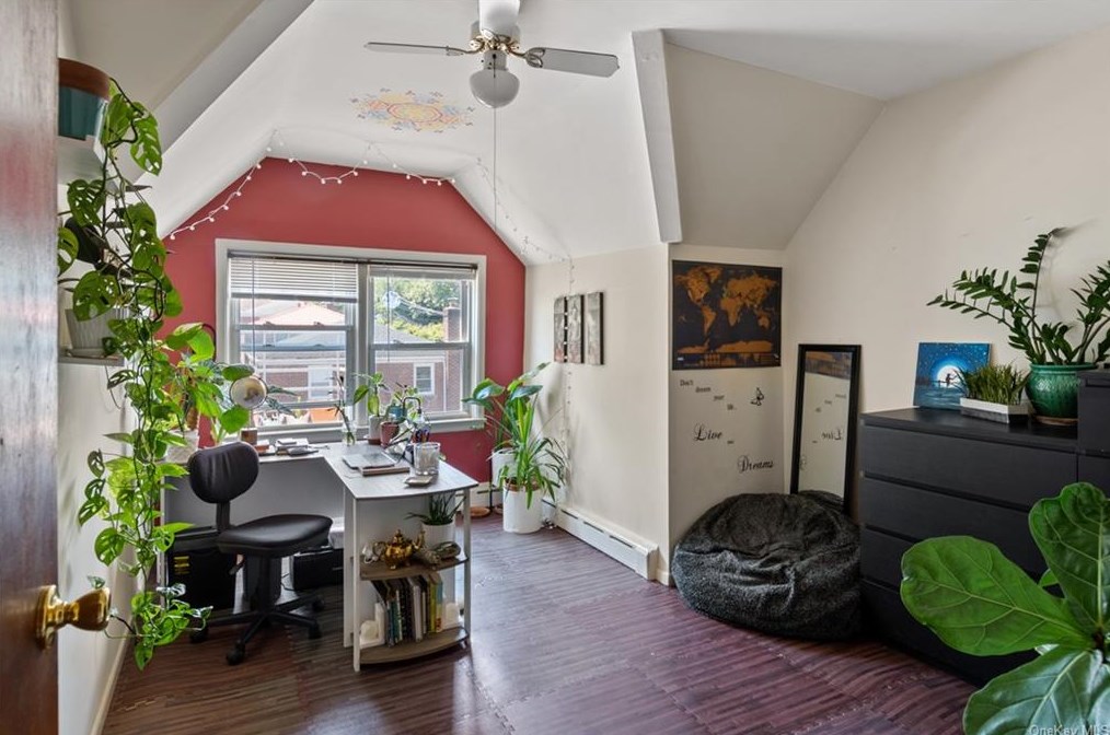 754 Palisade Ave, Yonkers NY 10703-1819 exterior