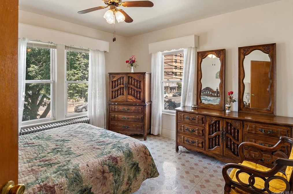 754 Palisade Ave, Yonkers NY 10703-1819 exterior