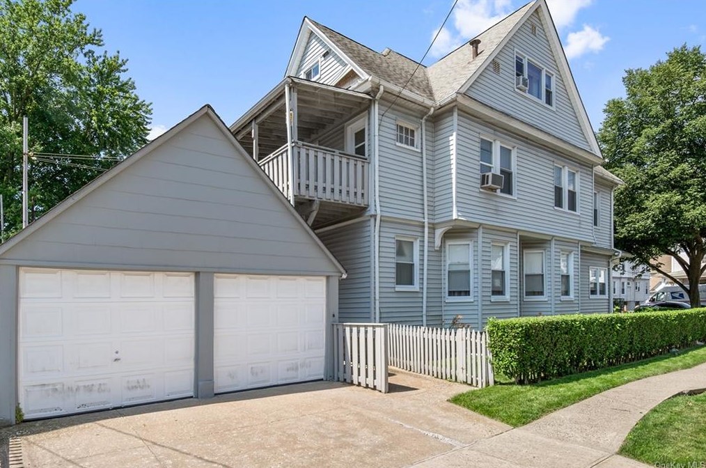 754 Palisade Ave, Yonkers, NY 10703-1819