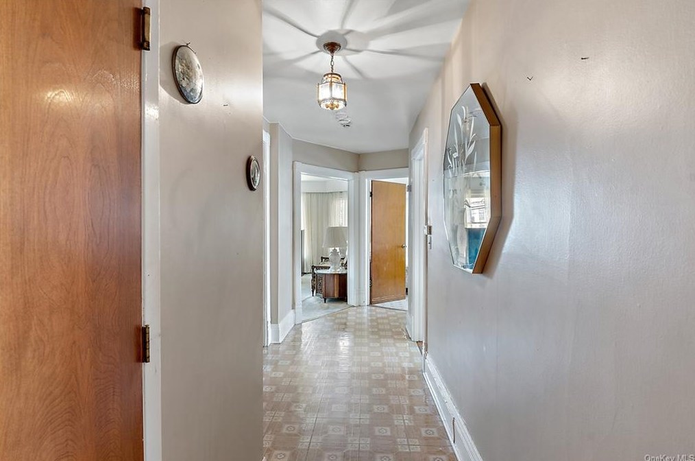 754 Palisade Ave, Yonkers NY 10703-1819 exterior