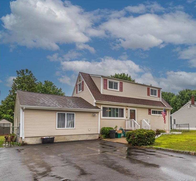 14 Robyn Dr, Monroe, NY 10950-4313