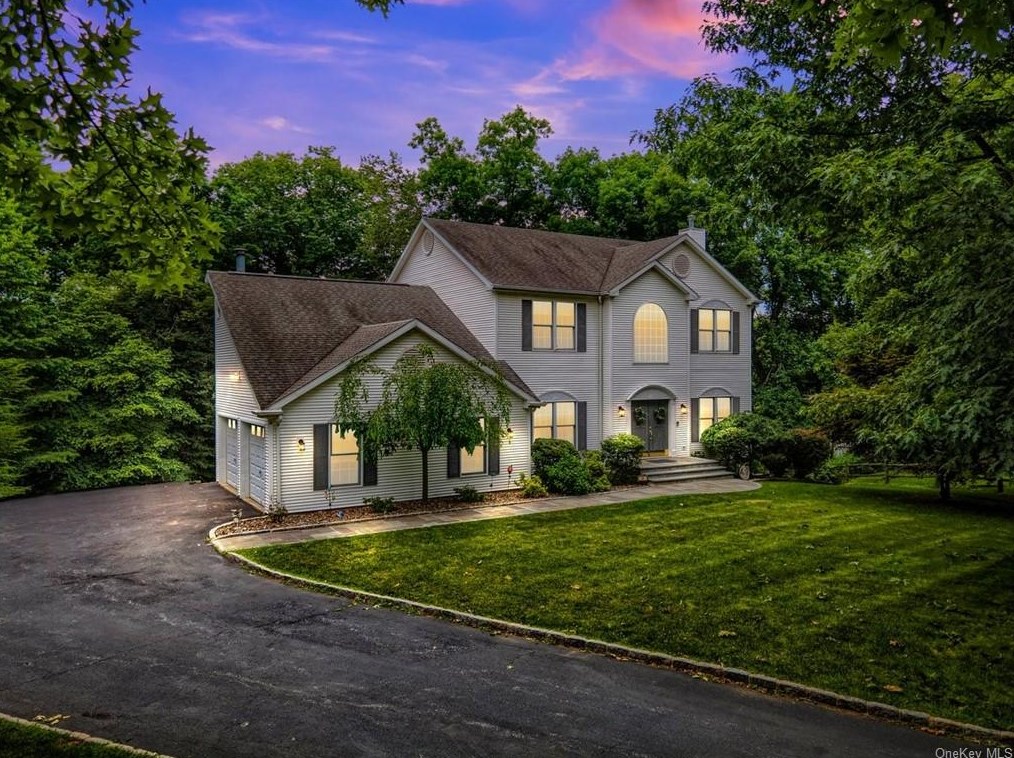 10 Valerie Ct, Buchanan, NY 10511