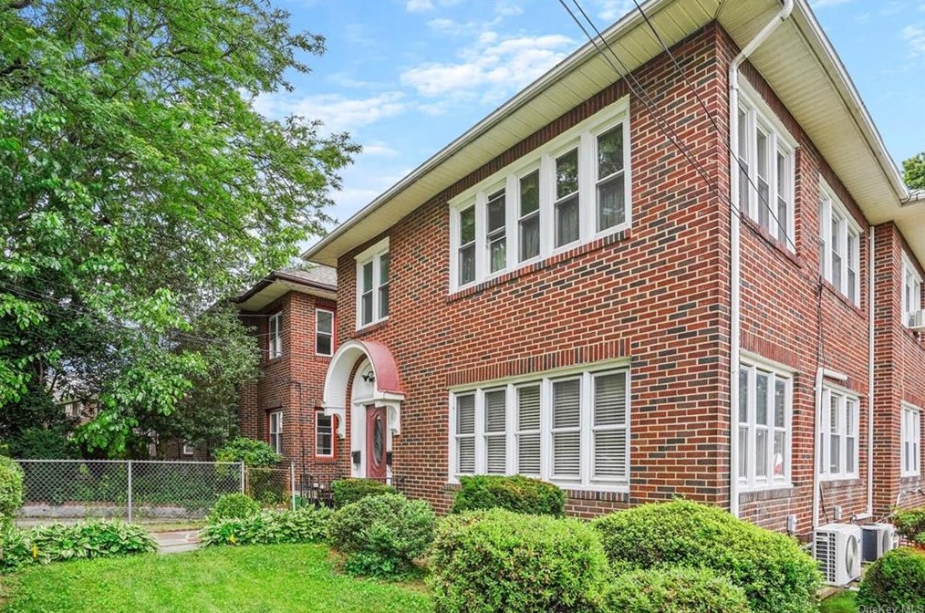 27 Vernon Ave, Mount Vernon, NY 10553