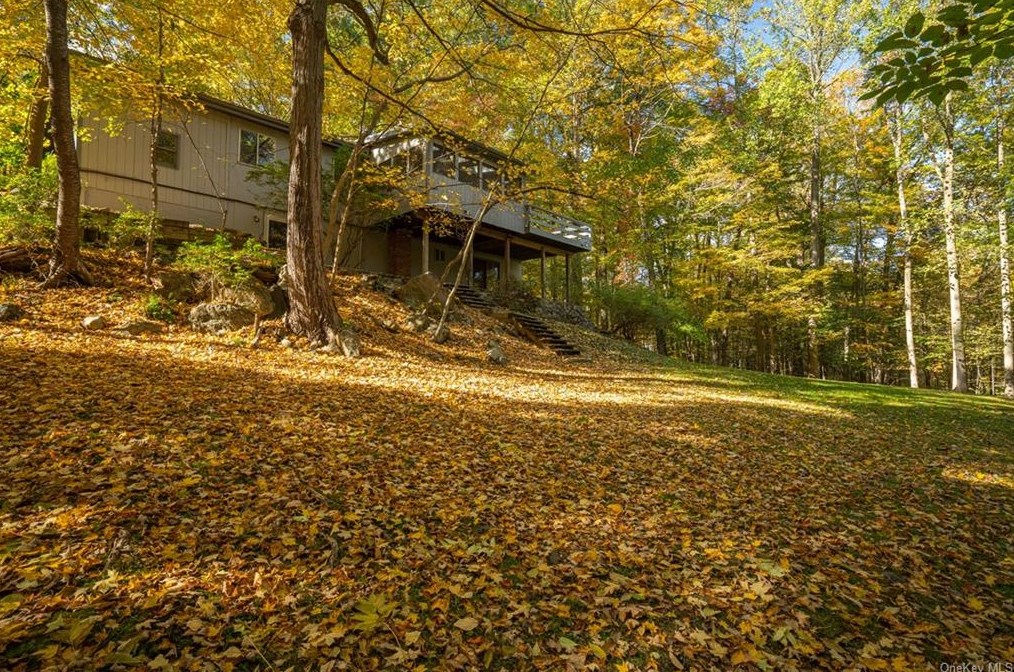 10 Charles W Briggs Rd, Croton On Hudson, NY 10520-3406
