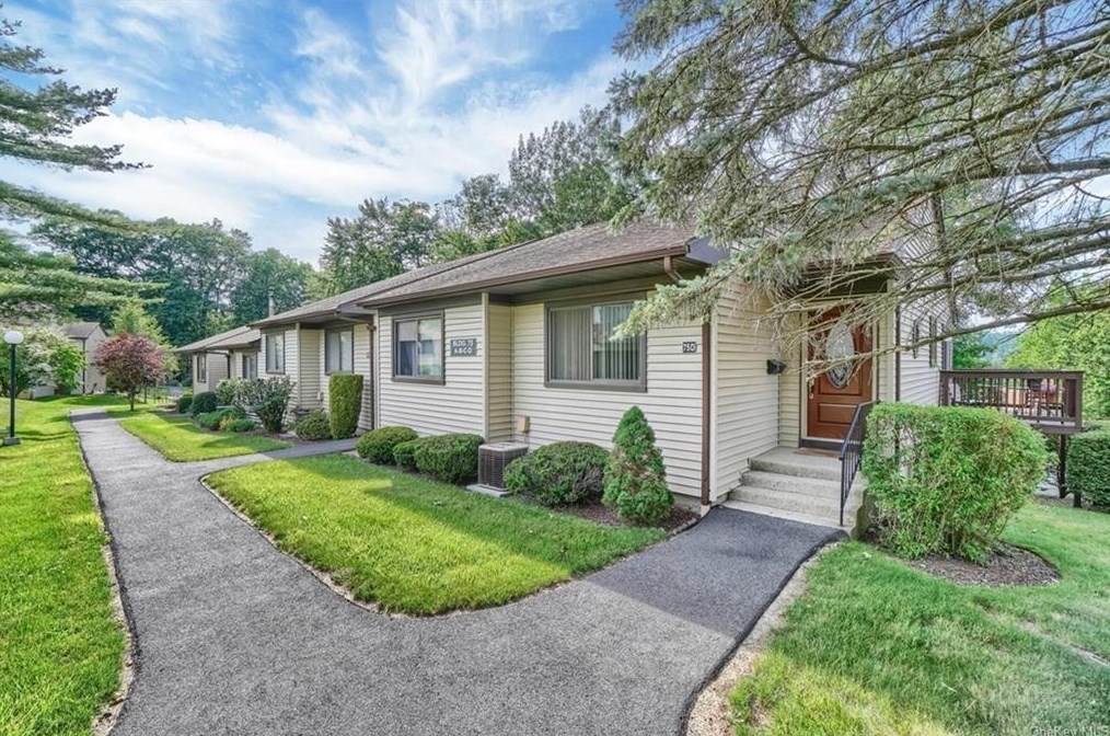 75 Independence Ct #d, Yorktown Hgts, NY 10598