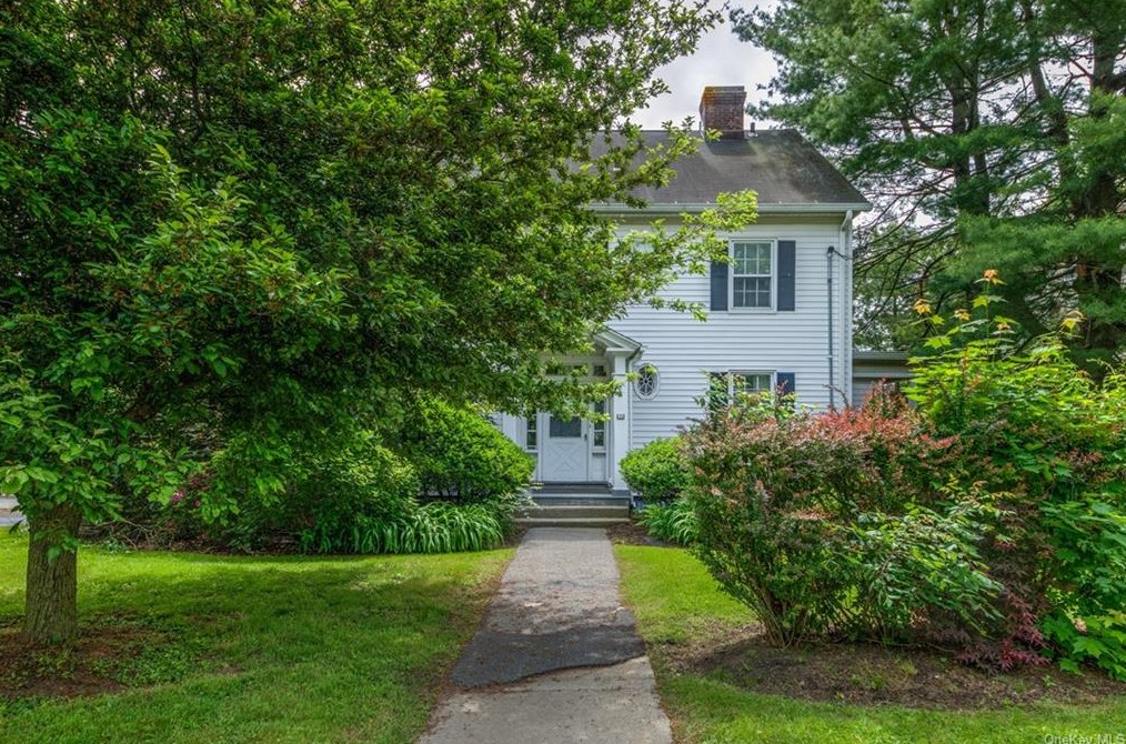 31 Crane Ave, White Plains, NY 10603