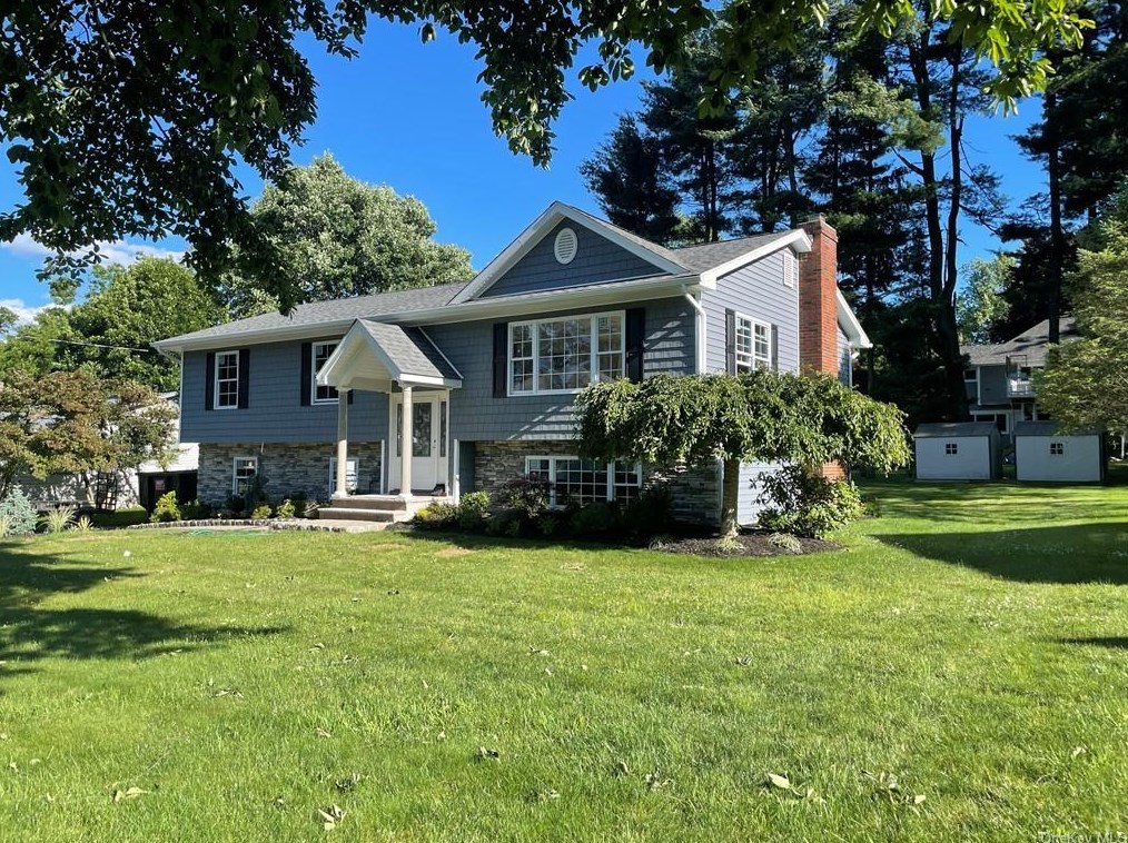 31 Thornwood Dr, New City, NY 10956