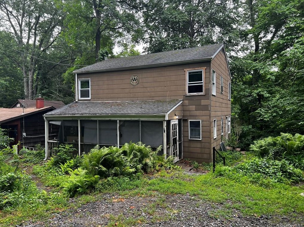 16 Cold Spring Rd, Tompkins Corners, NY 10579