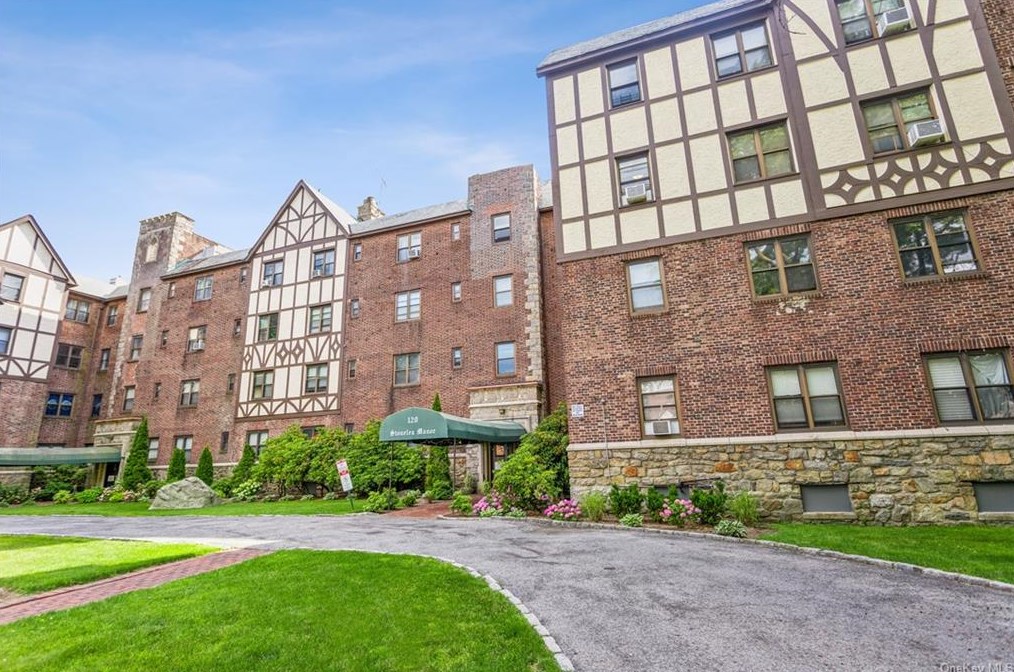 120 Stonelea Pl #2h, New Rochelle, NY 10801