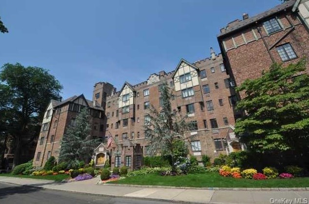155 Garth Rd #2b, Scarsdale, NY 10583