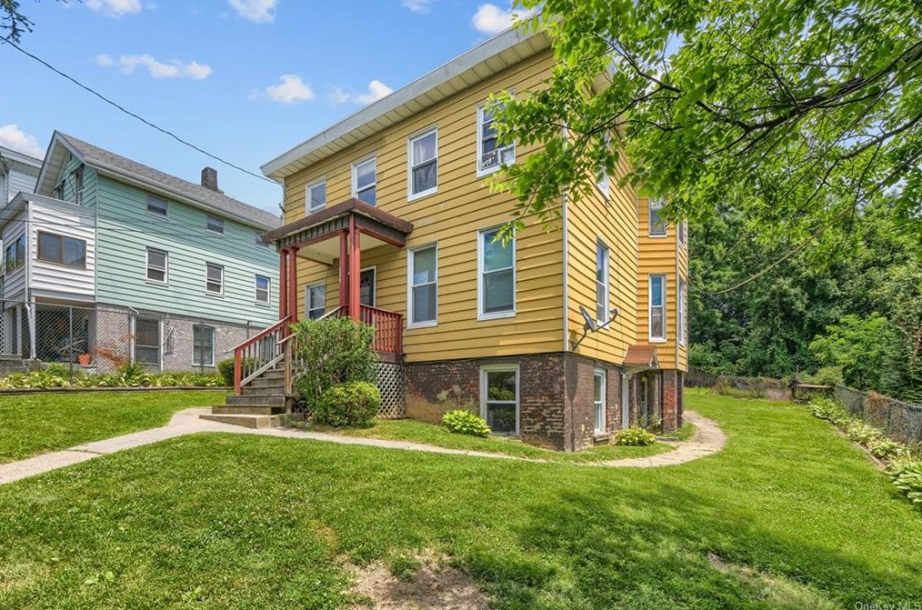 119 High St, Peekskill, NY 10566-2809