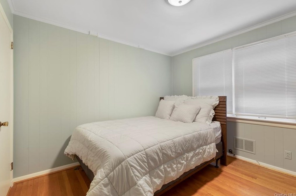 820 Fenimore Rd, Larchmont NY  10538-1114 exterior