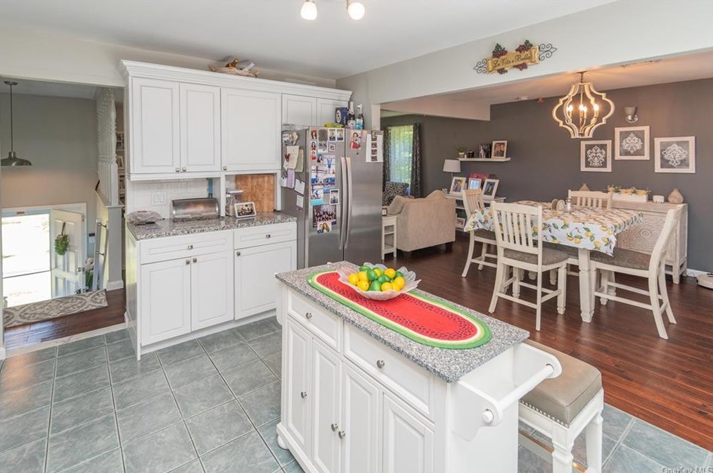 19 Circle Dr, Monroe NY  10950-3638 exterior