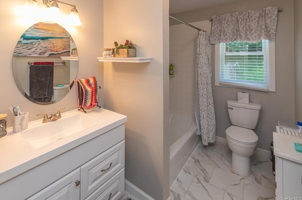 19 Circle Dr, Monroe NY  10950-3638 exterior