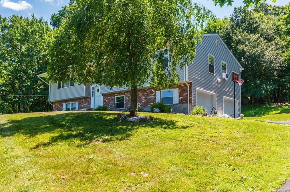 19 Circle Dr, Monroe, NY 10950