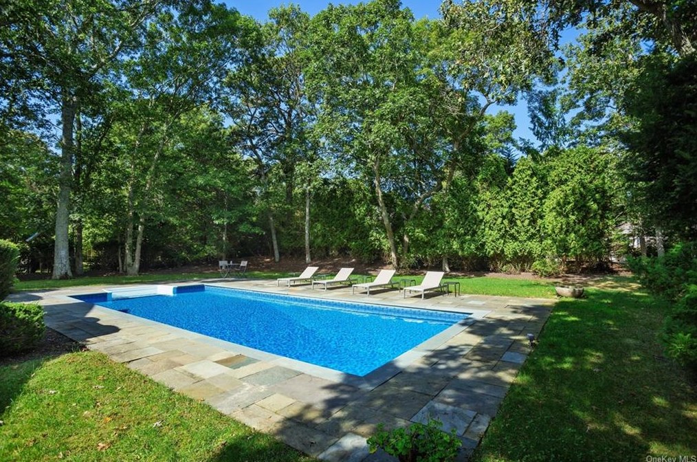 24 Head Of Lots Rd, East Quogue, NY 11942