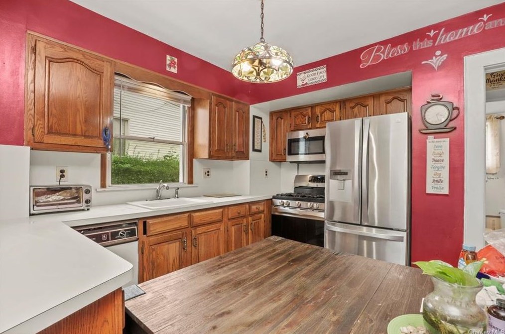 72 Soundview St, New Rochelle, NY 10805